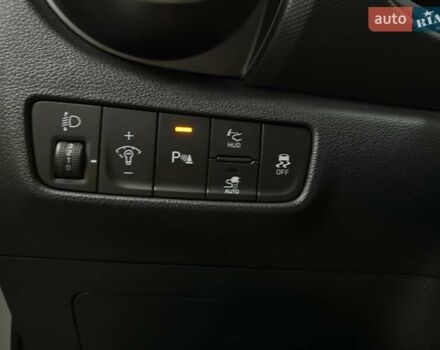 Белый Хендай Kona Electric, объемом двигателя 0 л и пробегом 108 тыс. км за 20900 $, фото 5 на Automoto.ua