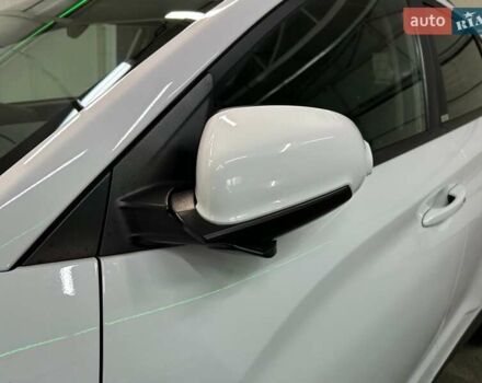 Белый Хендай Kona Electric, объемом двигателя 0 л и пробегом 108 тыс. км за 20900 $, фото 11 на Automoto.ua