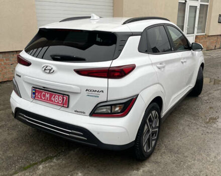 Белый Хендай Kona Electric, объемом двигателя 0 л и пробегом 57 тыс. км за 17600 $, фото 2 на Automoto.ua