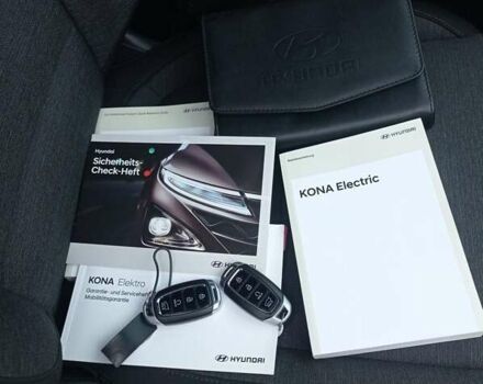 Белый Хендай Kona Electric, объемом двигателя 0 л и пробегом 42 тыс. км за 17500 $, фото 28 на Automoto.ua