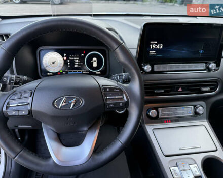 Білий Хендай Kona Electric, об'ємом двигуна 0 л та пробігом 15 тис. км за 24000 $, фото 6 на Automoto.ua