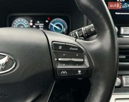 Белый Хендай Kona Electric, объемом двигателя 0 л и пробегом 108 тыс. км за 20900 $, фото 6 на Automoto.ua