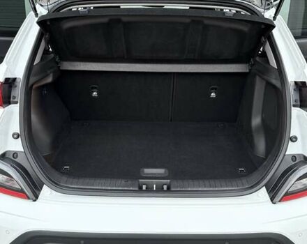 Белый Хендай Kona Electric, объемом двигателя 0 л и пробегом 52 тыс. км за 17599 $, фото 33 на Automoto.ua