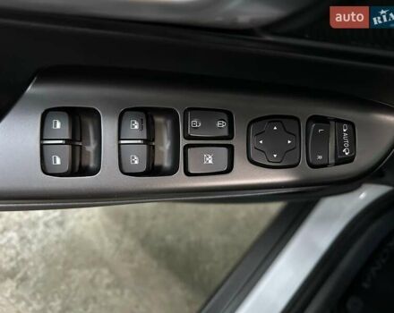 Белый Хендай Kona Electric, объемом двигателя 0 л и пробегом 108 тыс. км за 20900 $, фото 3 на Automoto.ua