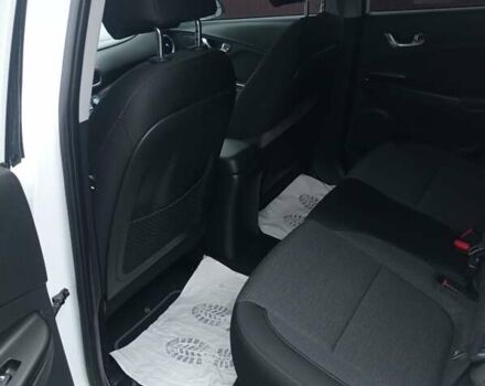 Белый Хендай Kona Electric, объемом двигателя 0 л и пробегом 42 тыс. км за 17500 $, фото 11 на Automoto.ua