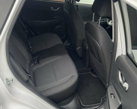 Белый Хендай Kona Electric, объемом двигателя 0 л и пробегом 57 тыс. км за 17600 $, фото 10 на Automoto.ua