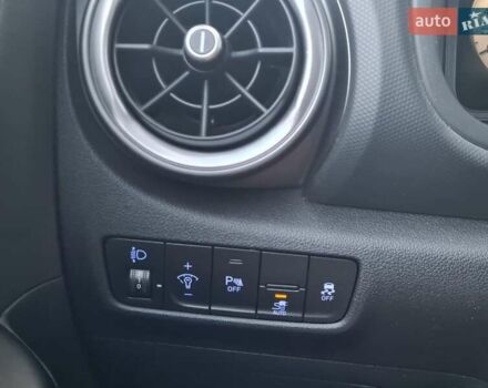 Белый Хендай Kona Electric, объемом двигателя 0 л и пробегом 60 тыс. км за 17700 $, фото 23 на Automoto.ua