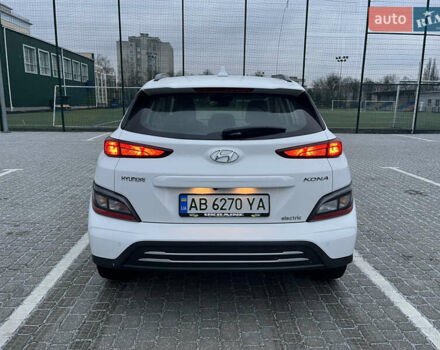 Білий Хендай Kona Electric, об'ємом двигуна 0 л та пробігом 58 тис. км за 18700 $, фото 4 на Automoto.ua