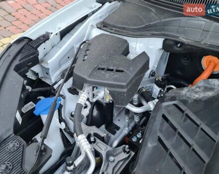 Белый Хендай Kona Electric, объемом двигателя 0 л и пробегом 60 тыс. км за 17700 $, фото 29 на Automoto.ua