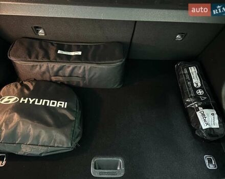 Белый Хендай Kona Electric, объемом двигателя 0 л и пробегом 108 тыс. км за 20900 $, фото 67 на Automoto.ua