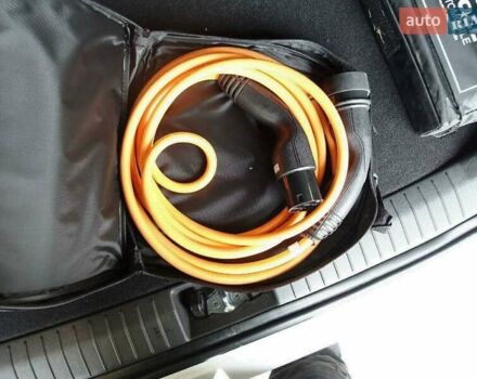 Белый Хендай Kona Electric, объемом двигателя 0 л и пробегом 60 тыс. км за 17700 $, фото 34 на Automoto.ua