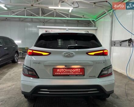 Белый Хендай Kona Electric, объемом двигателя 0 л и пробегом 108 тыс. км за 20900 $, фото 19 на Automoto.ua