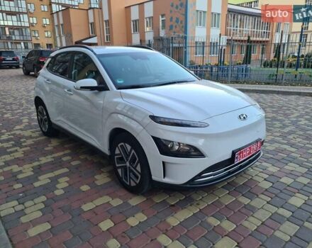 Белый Хендай Kona Electric, объемом двигателя 0 л и пробегом 60 тыс. км за 17700 $, фото 2 на Automoto.ua