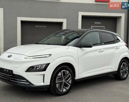 Белый Хендай Kona Electric, объемом двигателя 0 л и пробегом 52 тыс. км за 17599 $, фото 7 на Automoto.ua