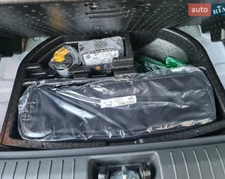 Белый Хендай Kona Electric, объемом двигателя 0 л и пробегом 60 тыс. км за 17700 $, фото 12 на Automoto.ua