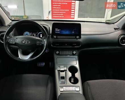 Белый Хендай Kona Electric, объемом двигателя 0 л и пробегом 108 тыс. км за 20900 $, фото 63 на Automoto.ua