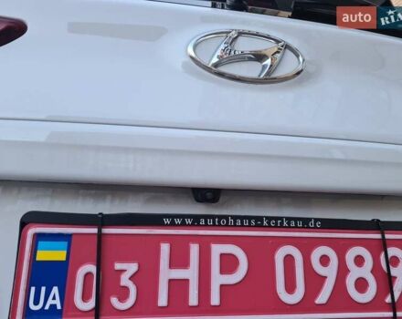 Белый Хендай Kona Electric, объемом двигателя 0 л и пробегом 60 тыс. км за 17700 $, фото 1 на Automoto.ua