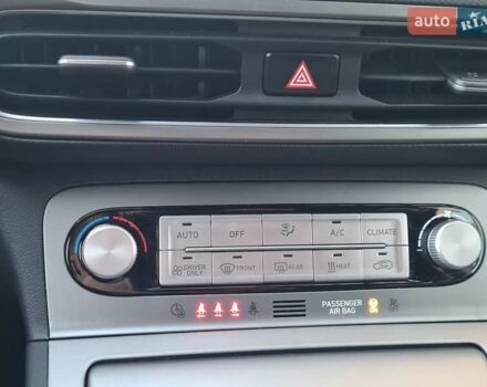 Белый Хендай Kona Electric, объемом двигателя 0 л и пробегом 60 тыс. км за 17700 $, фото 17 на Automoto.ua