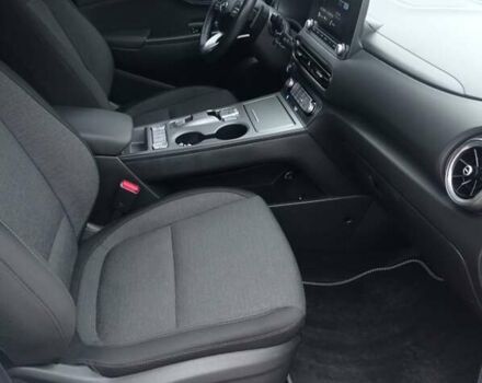 Белый Хендай Kona Electric, объемом двигателя 0 л и пробегом 42 тыс. км за 17500 $, фото 15 на Automoto.ua