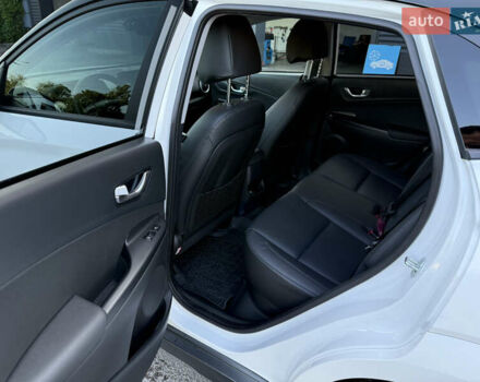 Білий Хендай Kona Electric, об'ємом двигуна 0 л та пробігом 15 тис. км за 24000 $, фото 8 на Automoto.ua