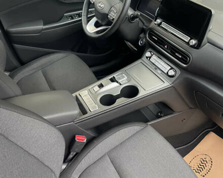 Белый Хендай Kona Electric, объемом двигателя 0 л и пробегом 57 тыс. км за 17600 $, фото 11 на Automoto.ua