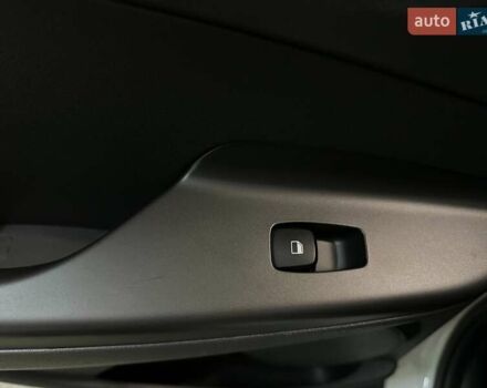 Белый Хендай Kona Electric, объемом двигателя 0 л и пробегом 108 тыс. км за 20900 $, фото 40 на Automoto.ua