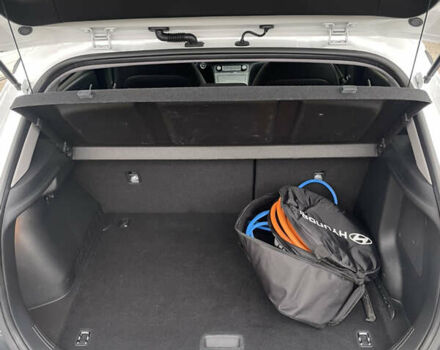 Белый Хендай Kona Electric, объемом двигателя 0 л и пробегом 57 тыс. км за 17600 $, фото 14 на Automoto.ua