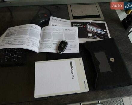 Белый Хендай Kona Electric, объемом двигателя 0 л и пробегом 60 тыс. км за 17700 $, фото 30 на Automoto.ua