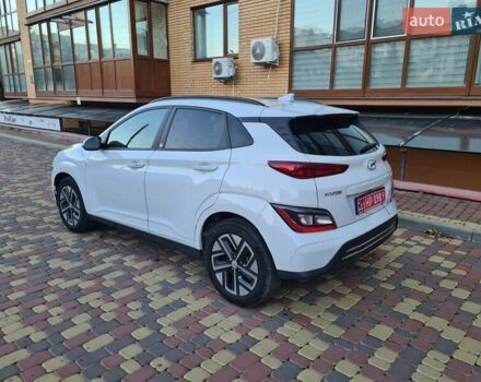 Белый Хендай Kona Electric, объемом двигателя 0 л и пробегом 60 тыс. км за 17700 $, фото 8 на Automoto.ua