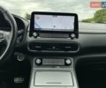 Белый Хендай Kona Electric, объемом двигателя 0 л и пробегом 108 тыс. км за 20900 $, фото 51 на Automoto.ua