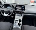 Белый Хендай Kona Electric, объемом двигателя 0 л и пробегом 52 тыс. км за 17599 $, фото 29 на Automoto.ua