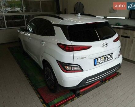 Белый Хендай Kona Electric, объемом двигателя 0 л и пробегом 60 тыс. км за 17700 $, фото 32 на Automoto.ua