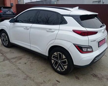 Белый Хендай Kona Electric, объемом двигателя 0 л и пробегом 42 тыс. км за 17500 $, фото 2 на Automoto.ua
