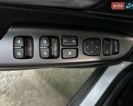 Белый Хендай Kona Electric, объемом двигателя 0 л и пробегом 108 тыс. км за 20900 $, фото 36 на Automoto.ua