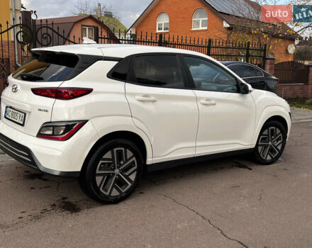 Белый Хендай Kona Electric, объемом двигателя 0 л и пробегом 39 тыс. км за 19100 $, фото 7 на Automoto.ua