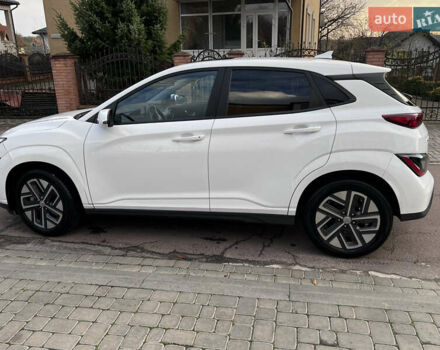 Белый Хендай Kona Electric, объемом двигателя 0 л и пробегом 39 тыс. км за 19100 $, фото 10 на Automoto.ua