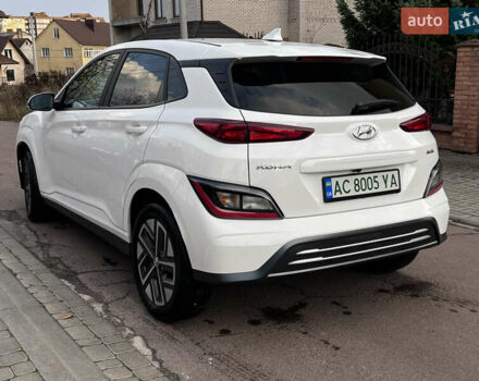 Белый Хендай Kona Electric, объемом двигателя 0 л и пробегом 39 тыс. км за 19100 $, фото 4 на Automoto.ua