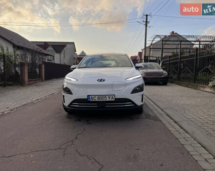 Белый Хендай Kona Electric, объемом двигателя 0 л и пробегом 39 тыс. км за 19100 $, фото 1 на Automoto.ua