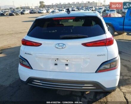 Белый Хендай Kona Electric, объемом двигателя 0 л и пробегом 40 тыс. км за 7800 $, фото 4 на Automoto.ua