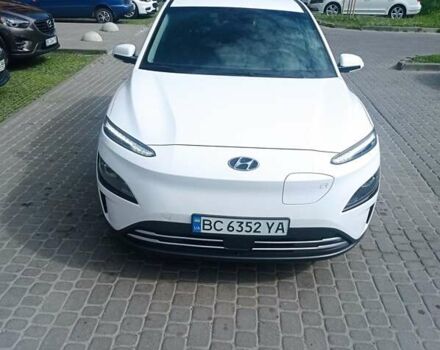 Белый Хендай Kona Electric, объемом двигателя 0 л и пробегом 28 тыс. км за 21300 $, фото 2 на Automoto.ua