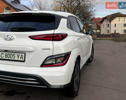 Белый Хендай Kona Electric, объемом двигателя 0 л и пробегом 39 тыс. км за 19100 $, фото 11 на Automoto.ua