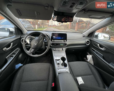 Белый Хендай Kona Electric, объемом двигателя 0 л и пробегом 39 тыс. км за 19100 $, фото 15 на Automoto.ua