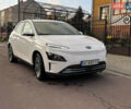 Белый Хендай Kona Electric, объемом двигателя 0 л и пробегом 39 тыс. км за 19100 $, фото 2 на Automoto.ua
