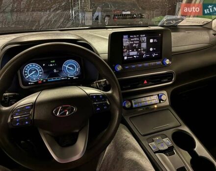 Белый Хендай Kona Electric, объемом двигателя 0 л и пробегом 88 тыс. км за 21400 $, фото 12 на Automoto.ua