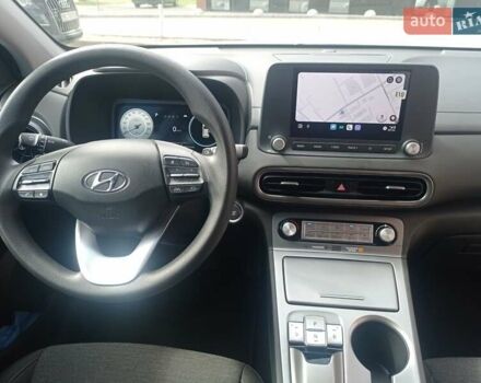 Белый Хендай Kona Electric, объемом двигателя 0 л и пробегом 28 тыс. км за 21300 $, фото 11 на Automoto.ua