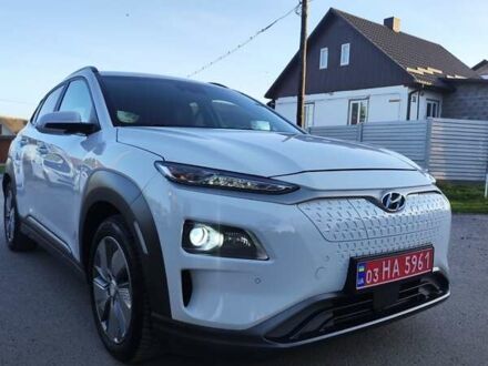 Хендай Kona Electric 2019 в Дубно на Automoto.ua Белый Хендай Kona Electric, объемом двигателя 0 л и пробегом 127 тыс. км за 16500 $, фото 1 на Automoto.ua