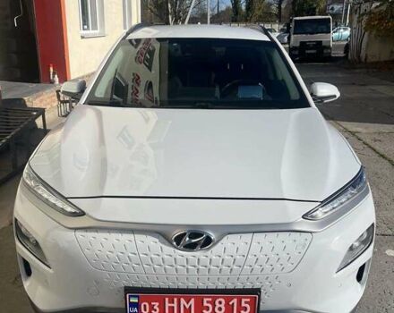 Белый Хендай Kona Electric, объемом двигателя 0 л и пробегом 139 тыс. км за 17000 $, фото 1 на Automoto.ua