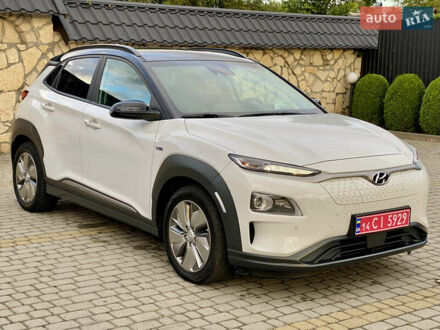 Белый Хендай Kona Electric, объемом двигателя 0 л и пробегом 68 тыс. км за 19699 $, фото 1 на Automoto.ua