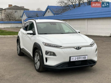 Белый Хендай Kona Electric, объемом двигателя 0 л и пробегом 166 тыс. км за 16900 $, фото 1 на Automoto.ua