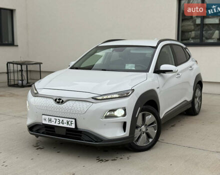 Белый Хендай Kona Electric, объемом двигателя 0 л и пробегом 96 тыс. км за 19500 $, фото 1 на Automoto.ua